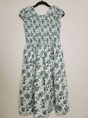Mini Marlow Cap Sleeve Smocked Dress in Vintage Sage Bloom Girls Size 13/14